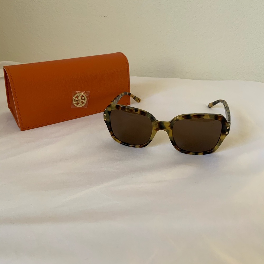 Tory Burch Sunglasses TY7082